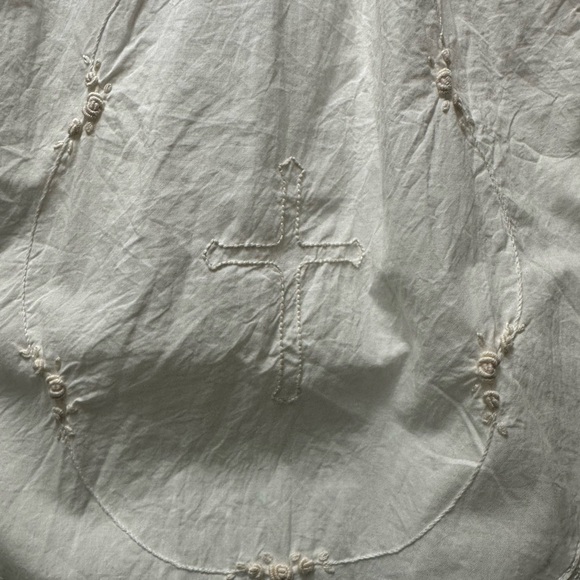 Elegant White Lace Kids Dress - Picture 3 of 3